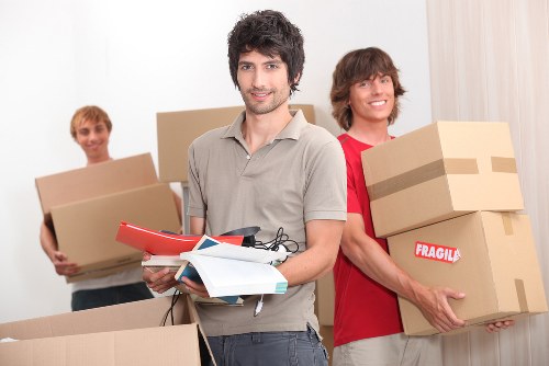 Flexible moving truck in Southwark for business relocation
